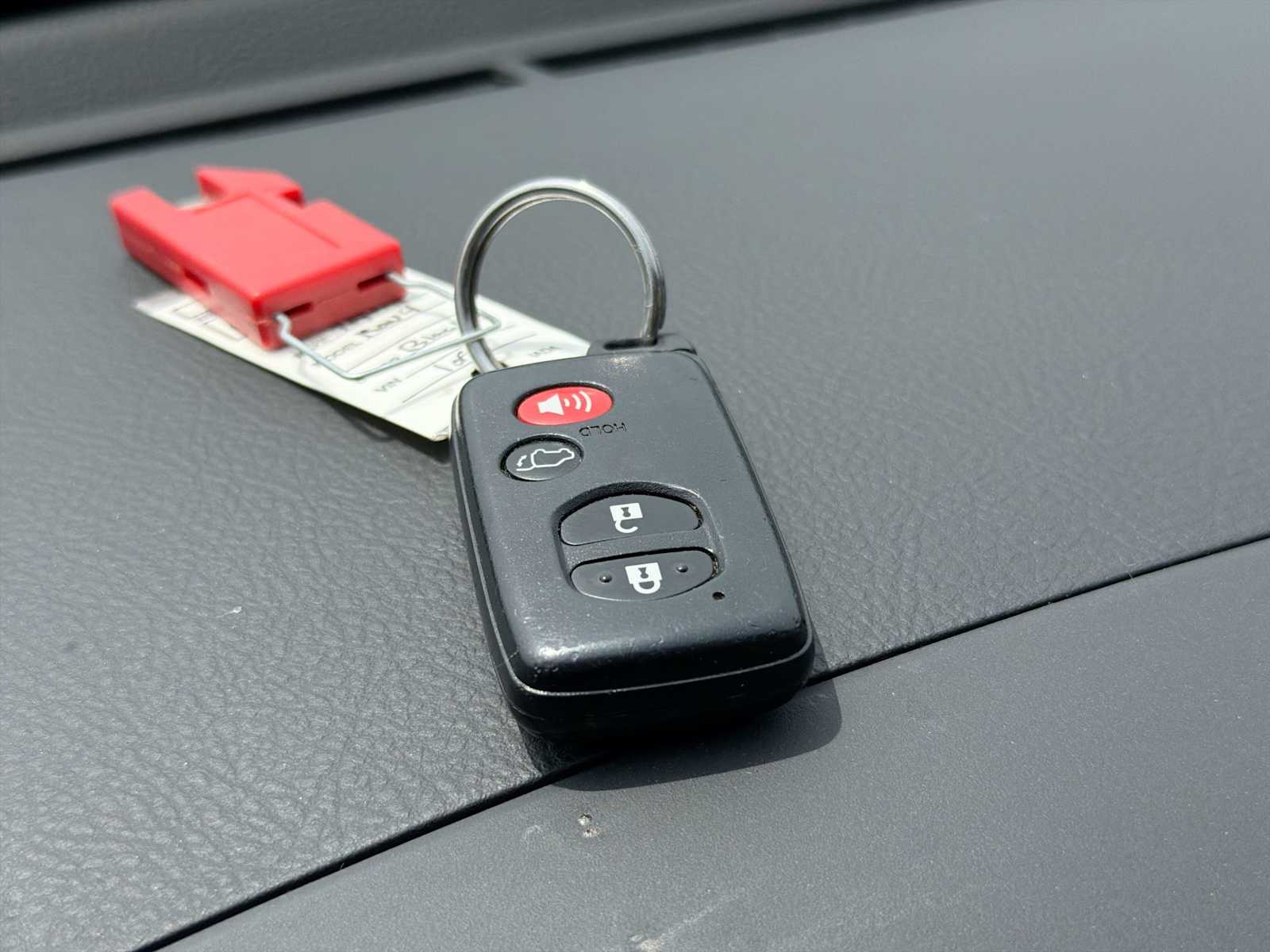 Thumbnail: 2010 Toyota RAV4 - 28