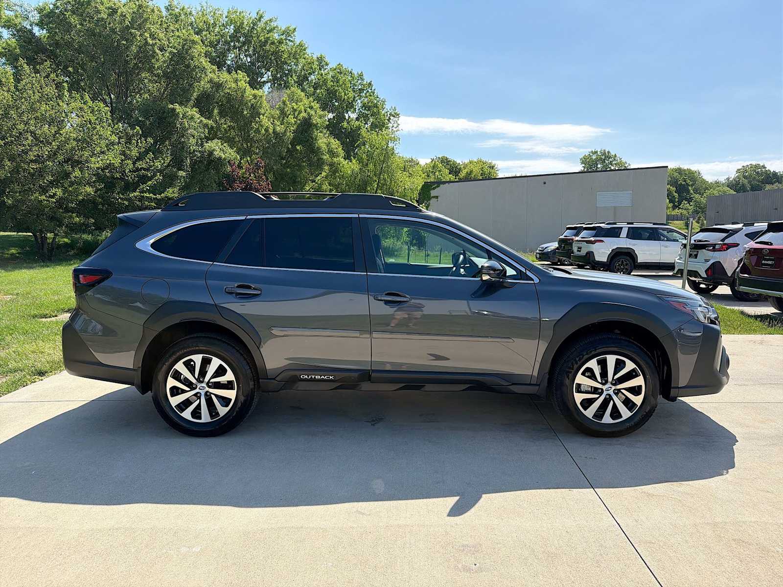 2025 Subaru Outback Premium - Photo 7