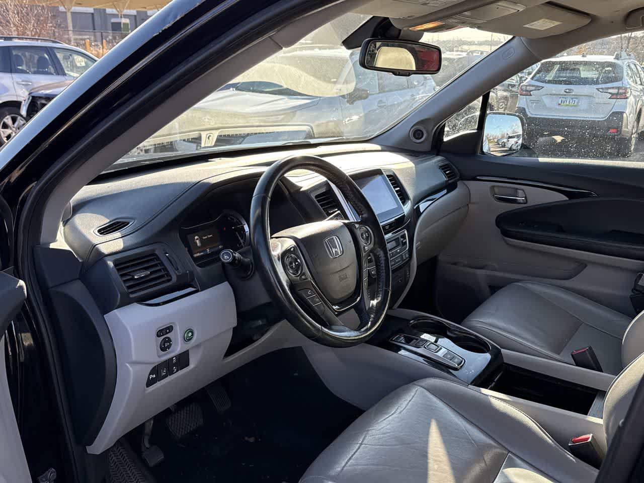 2016 Honda Pilot Touring photo 2