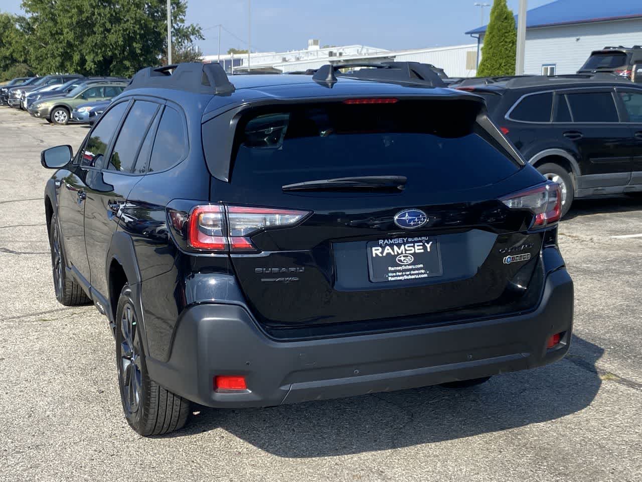 2023 Subaru Outback Onyx Edition photo 4
