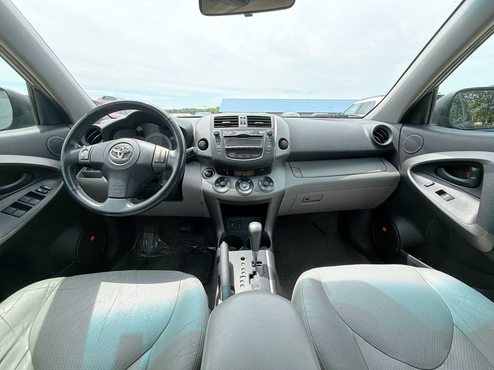 Thumbnail: 2010 Toyota RAV4 - 12
