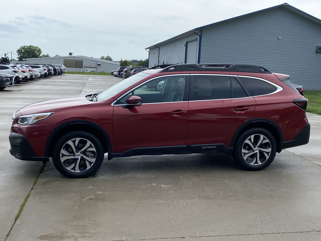 2020 Subaru Outback Limited photo 3
