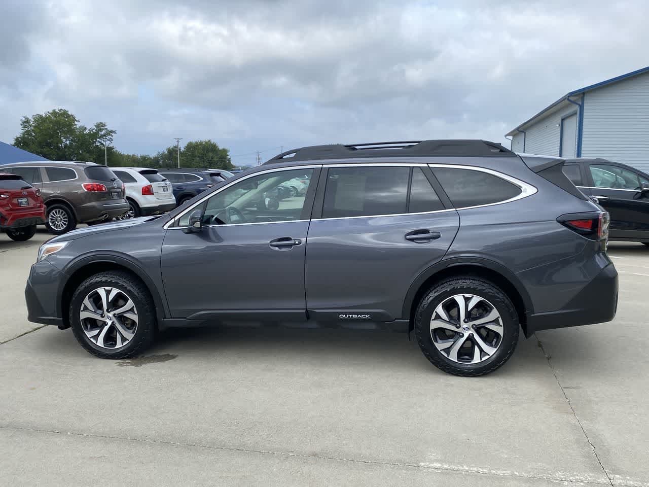 2021 Subaru Outback Limited XT photo 2