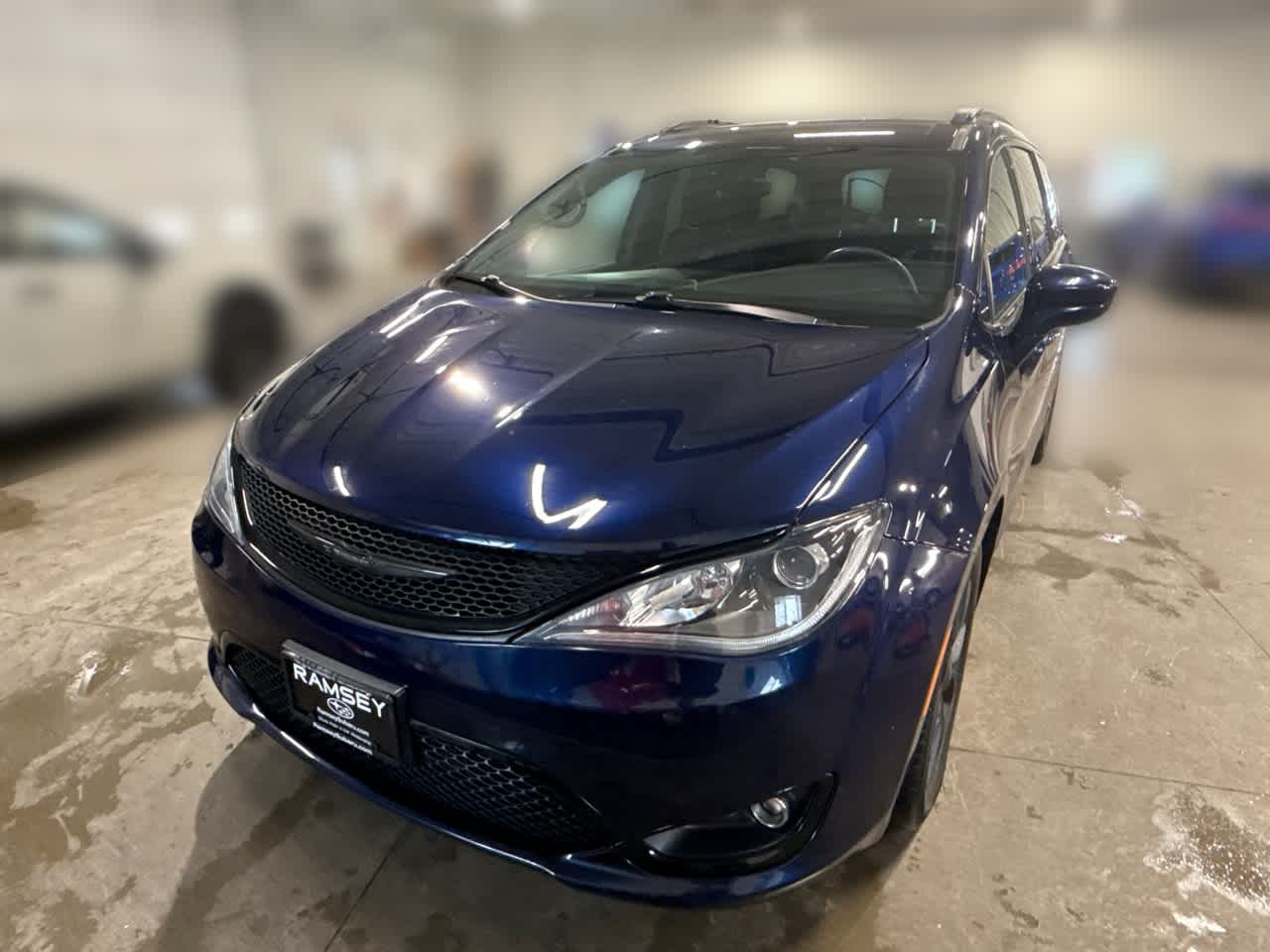 2018 Chrysler Pacifica Touring Plus's photo