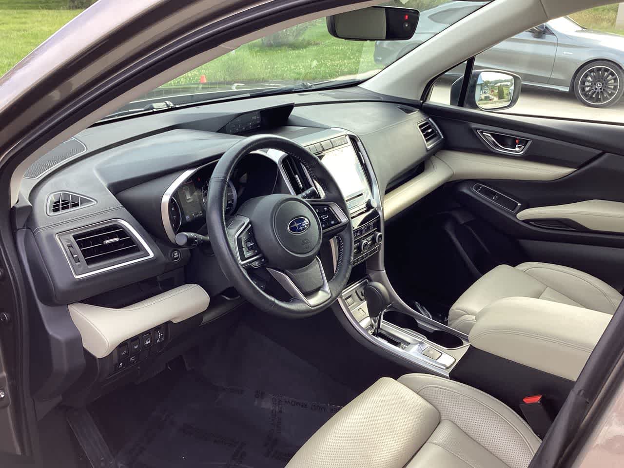 2022 Subaru Ascent Limited photo 2
