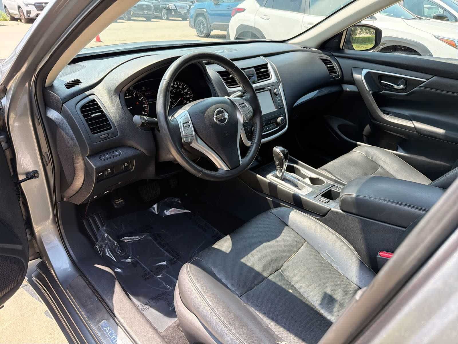 Used 2016 Nissan Altima SL with VIN 1N4AL3AP6GC131327 for sale in Urbandale, IA