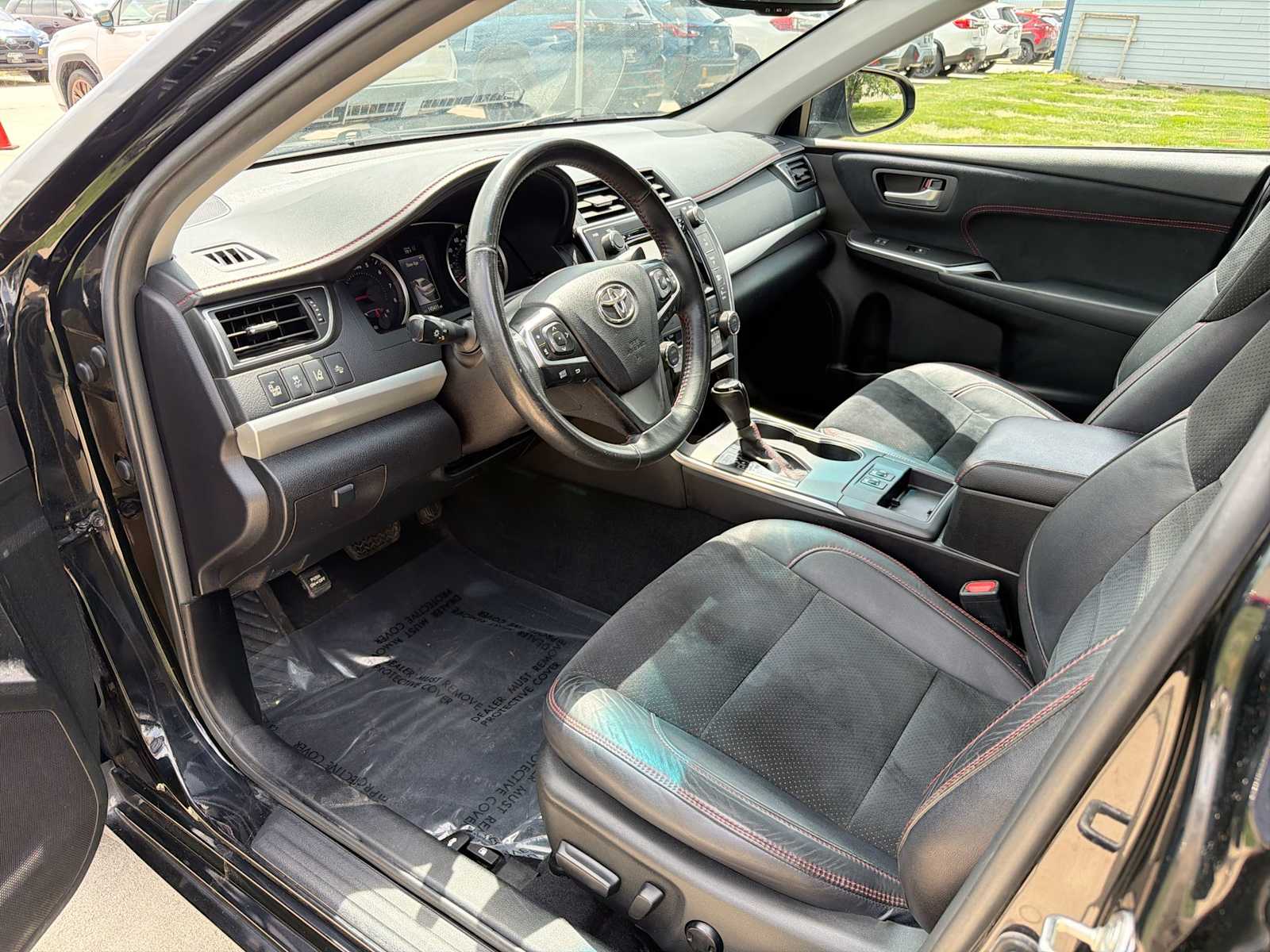 Used 2016 Toyota Camry XSE with VIN 4T1BF1FK7GU529756 for sale in Urbandale, IA