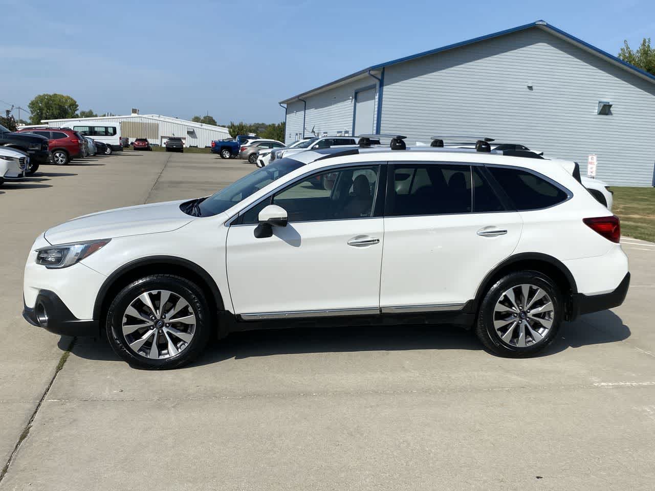 2018 Subaru Outback 3.6R Touring photo 3