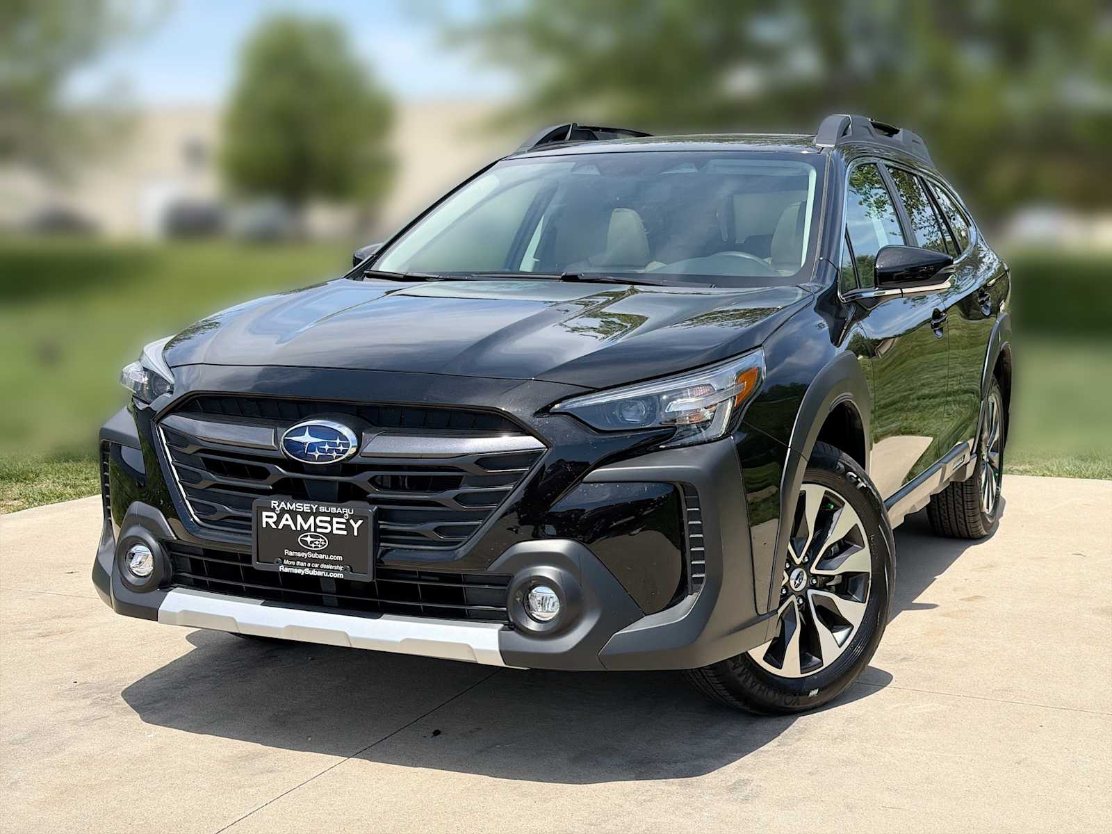 2025 Subaru Outback Limited's photo