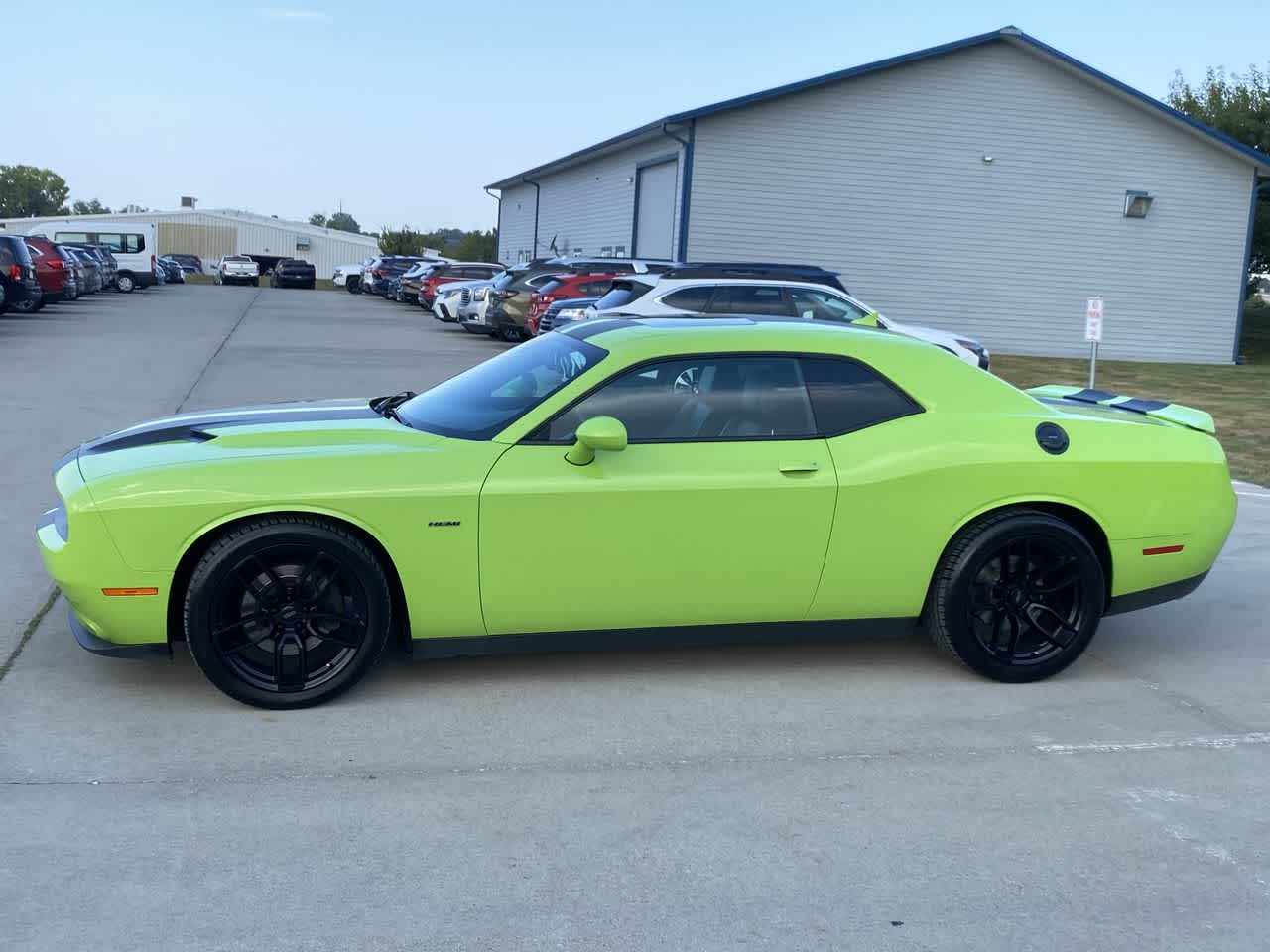 2015 Dodge Challenger R/T Plus photo 3
