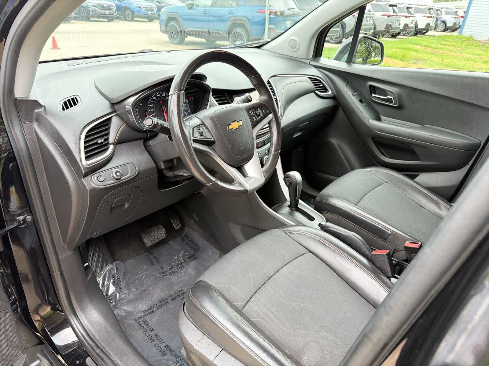 Used 2019 Chevrolet Trax LT with VIN KL7CJLSB7KB821000 for sale in Urbandale, IA