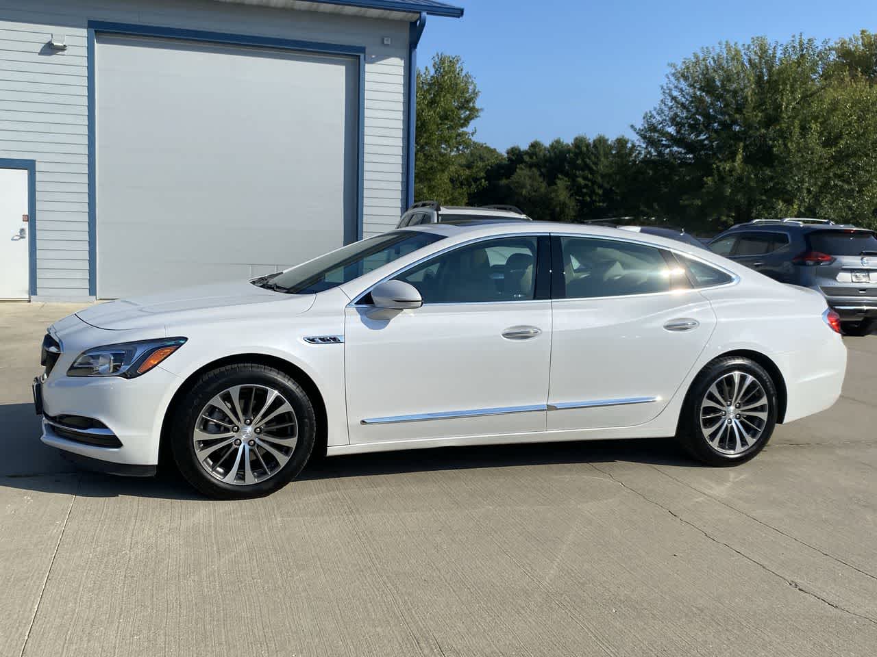 2017 Buick LaCrosse Essence photo 3