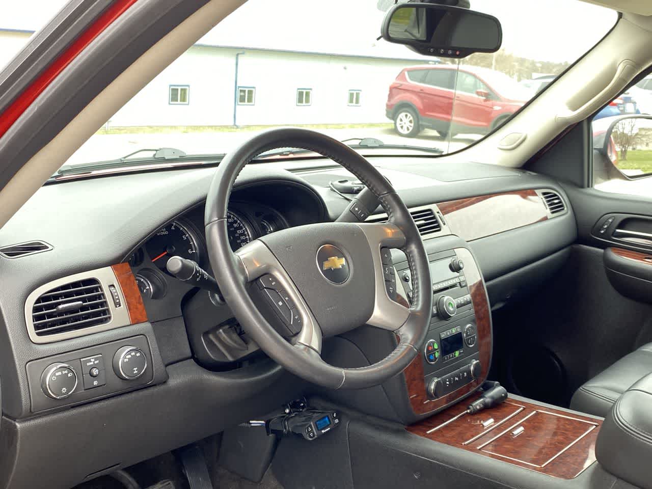 Used 2009 Chevrolet Avalanche LTZ with VIN 3GNFK32099G255443 for sale in Urbandale, IA