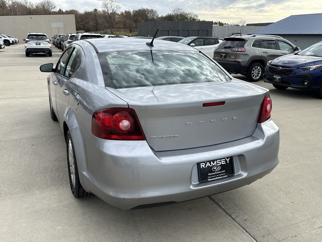 2014 Dodge Avenger SE photo 4