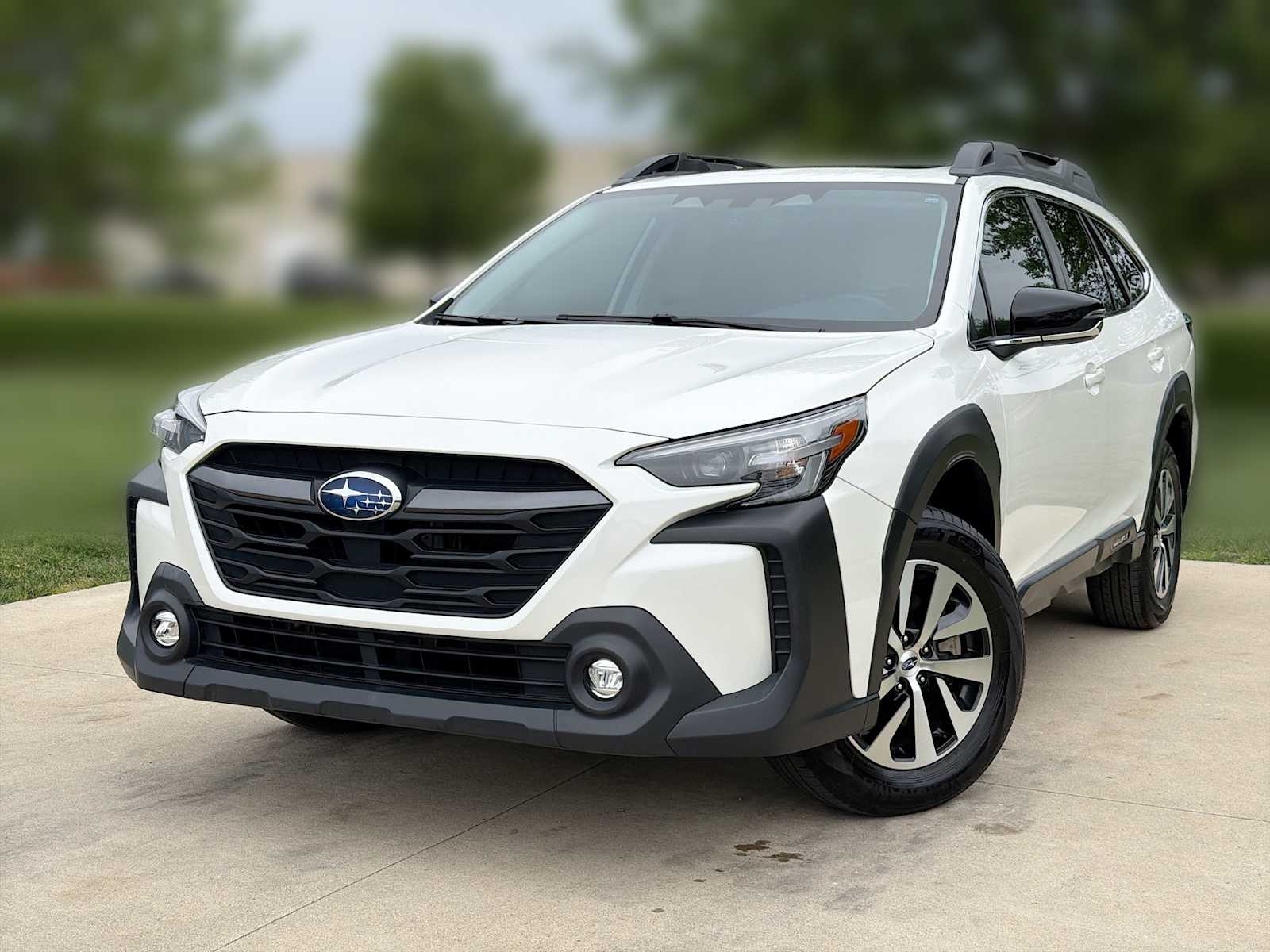2024 Subaru Outback Premium's photo