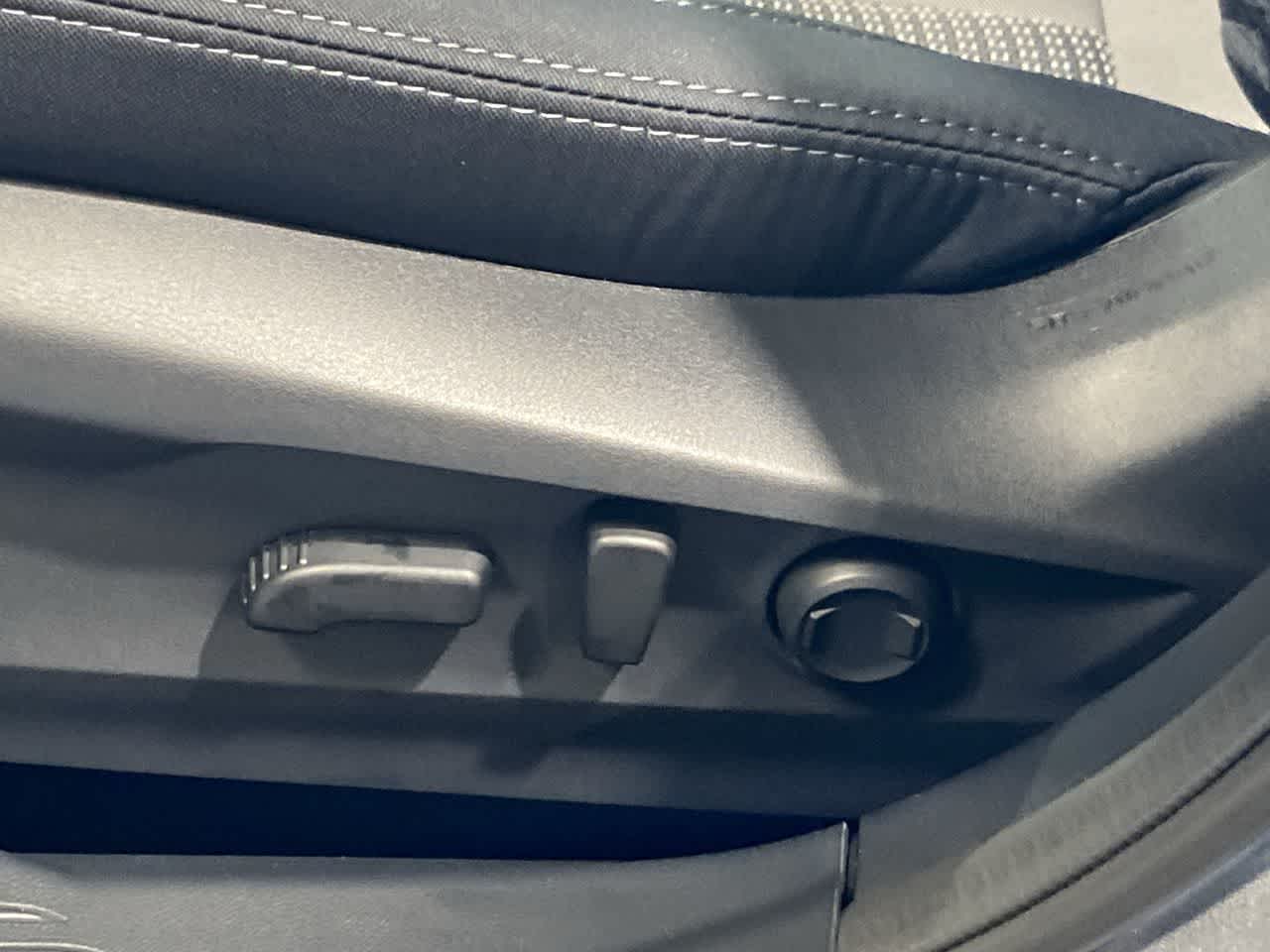 Thumbnail: 2025 Subaru Outback - 16