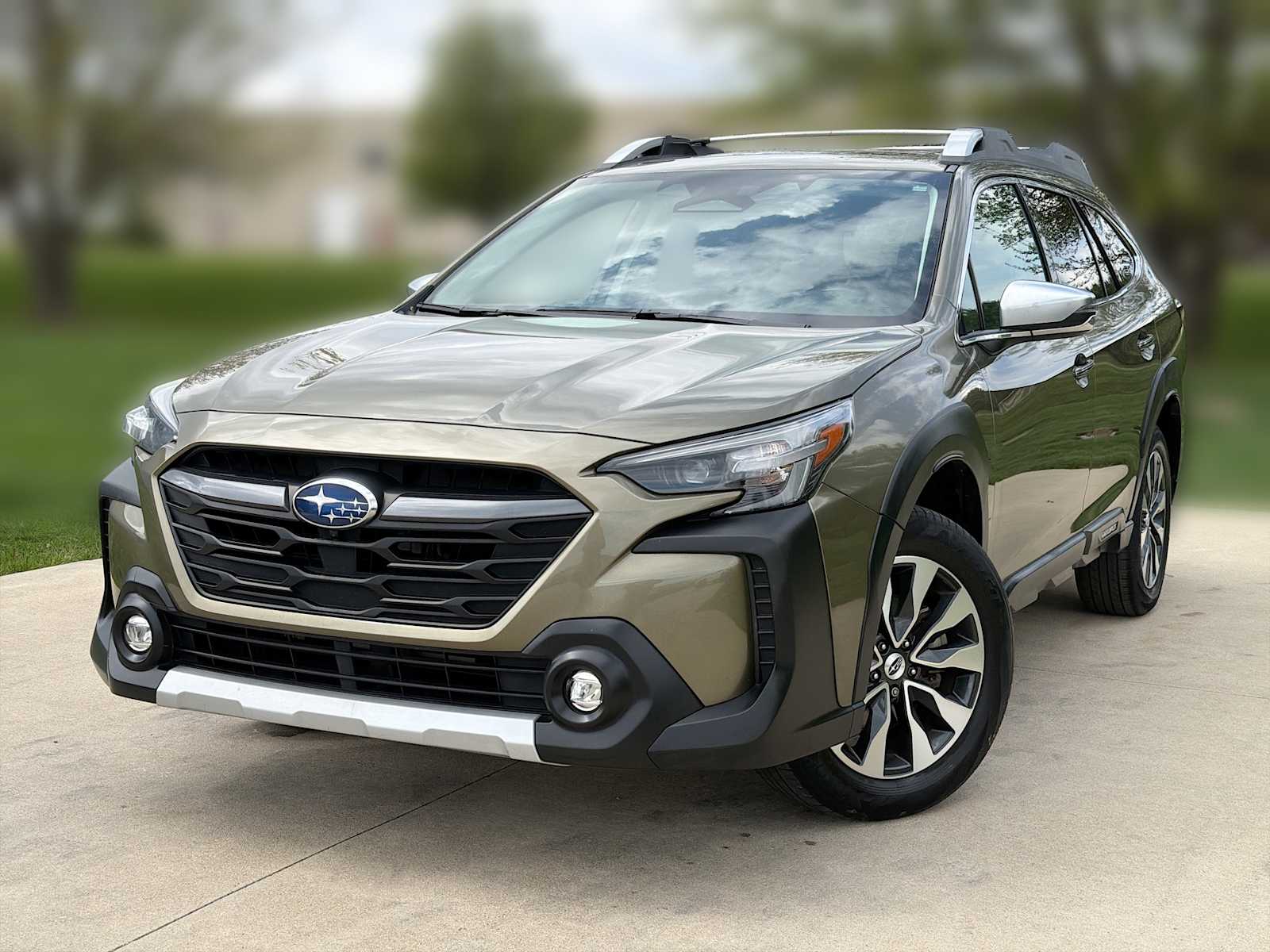 2023 Subaru Outback Touring XT's photo