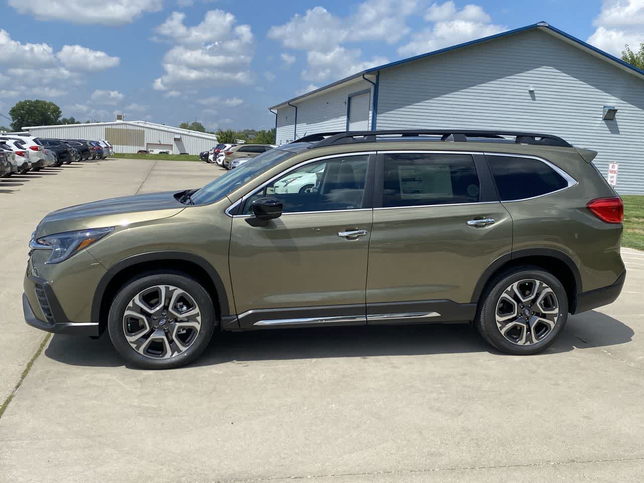 2025 Subaru Ascent Touring photo 2