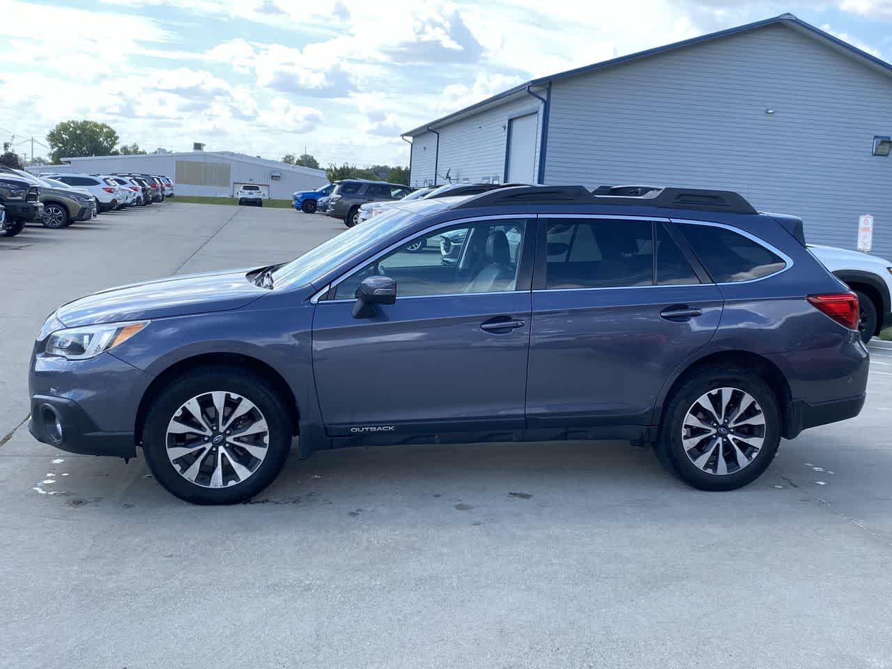 2016 Subaru Outback 2.5i Limited photo 3