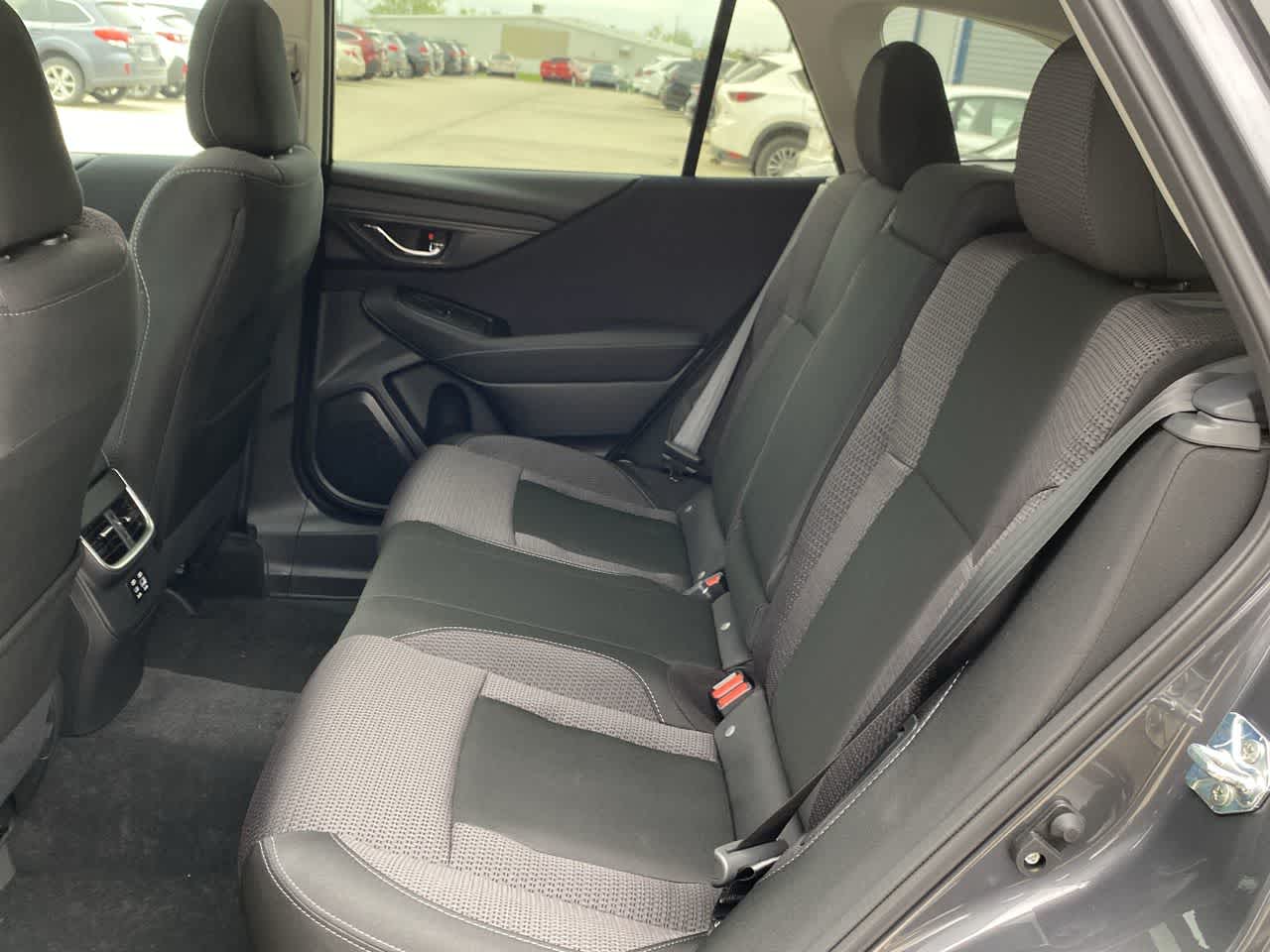 2025 Subaru Outback Premium 19