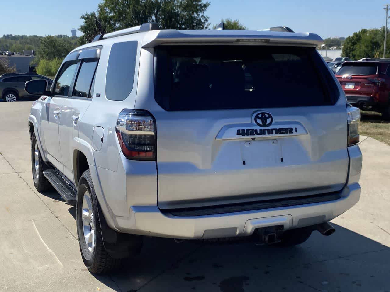 2021 Toyota 4Runner SR5 photo 4