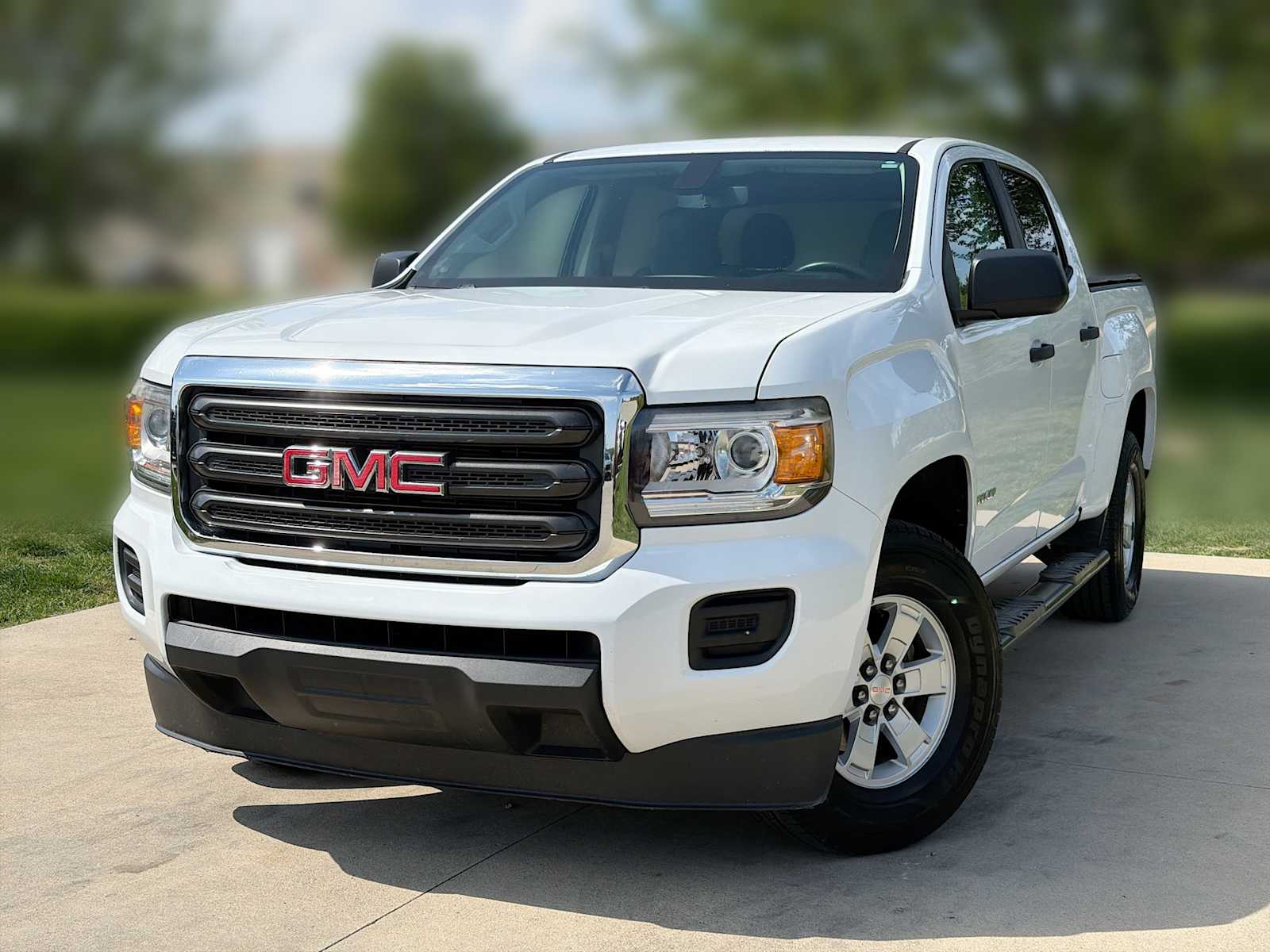 2017 GMC Canyon 2WD Base Crew Cab Short Box's photo