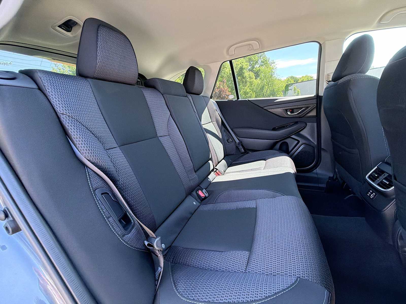 2025 Subaru Outback Premium - Photo 17