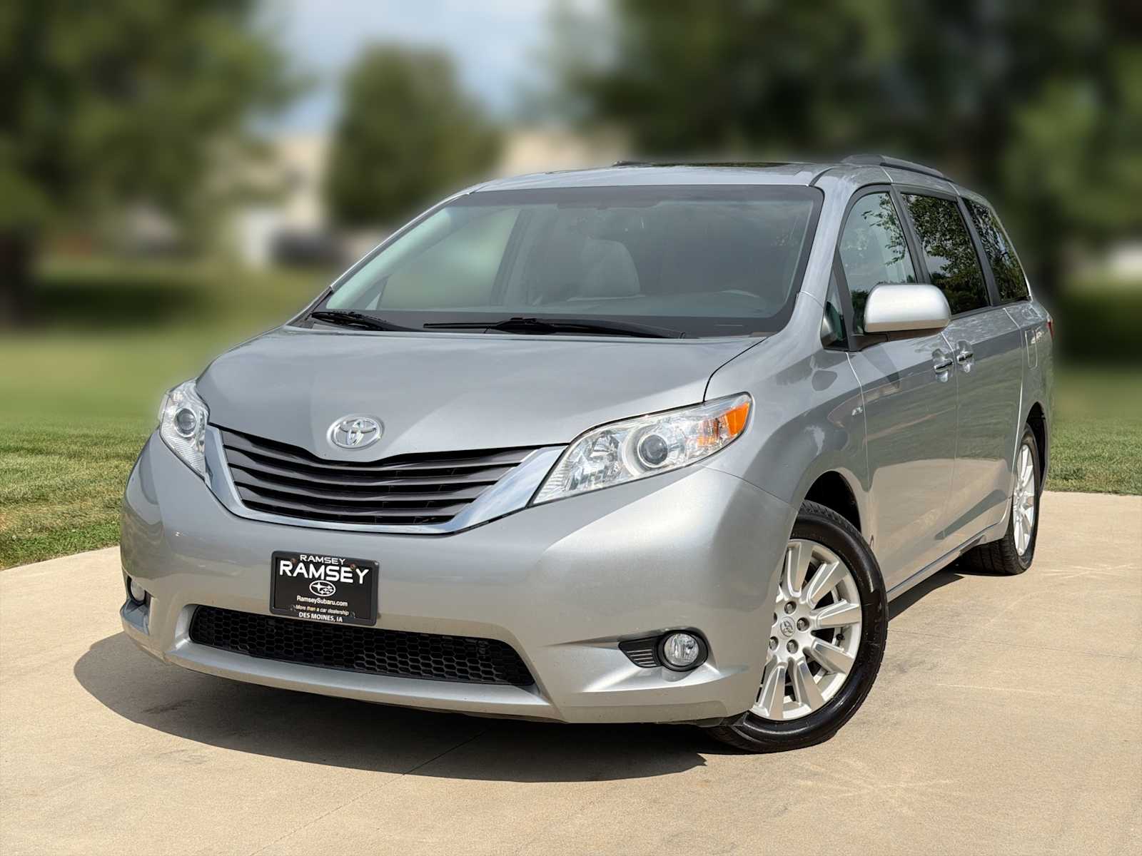 2017 Toyota Sienna XLE