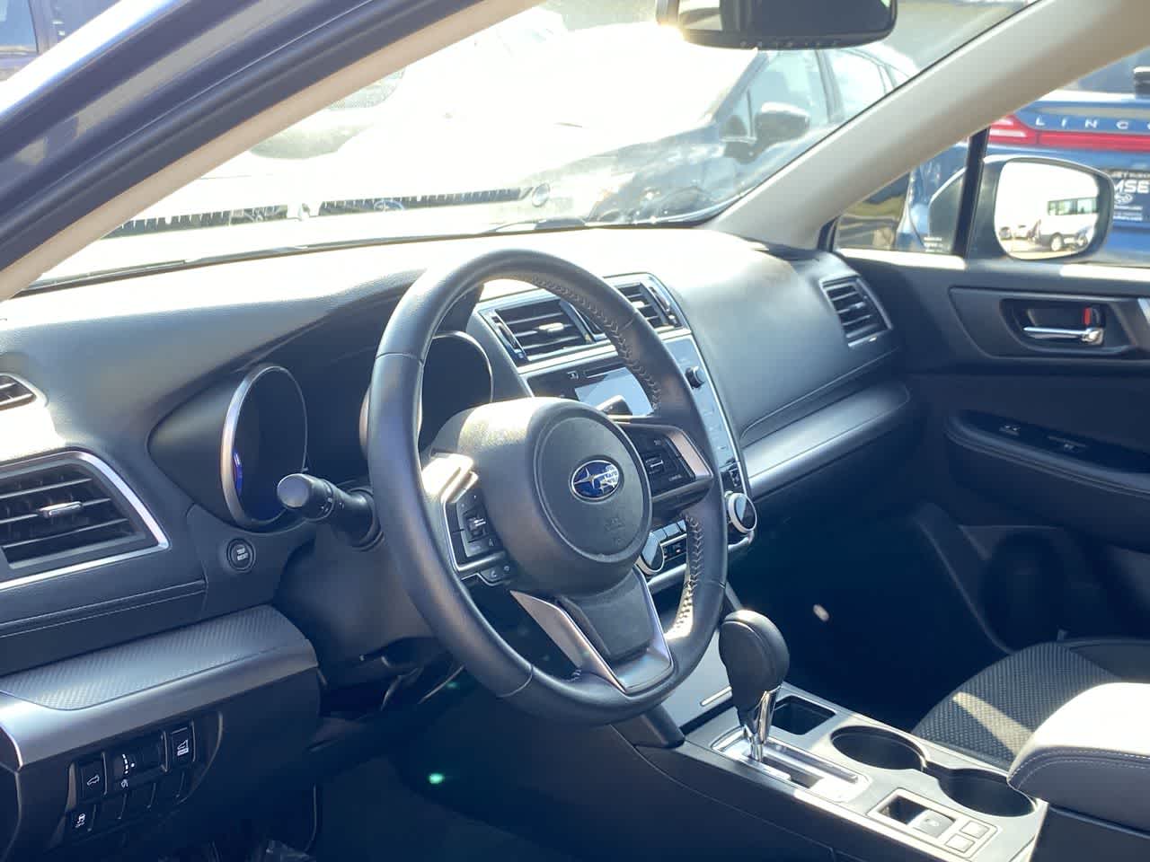 2018 Subaru Outback 2.5i Premium photo 2