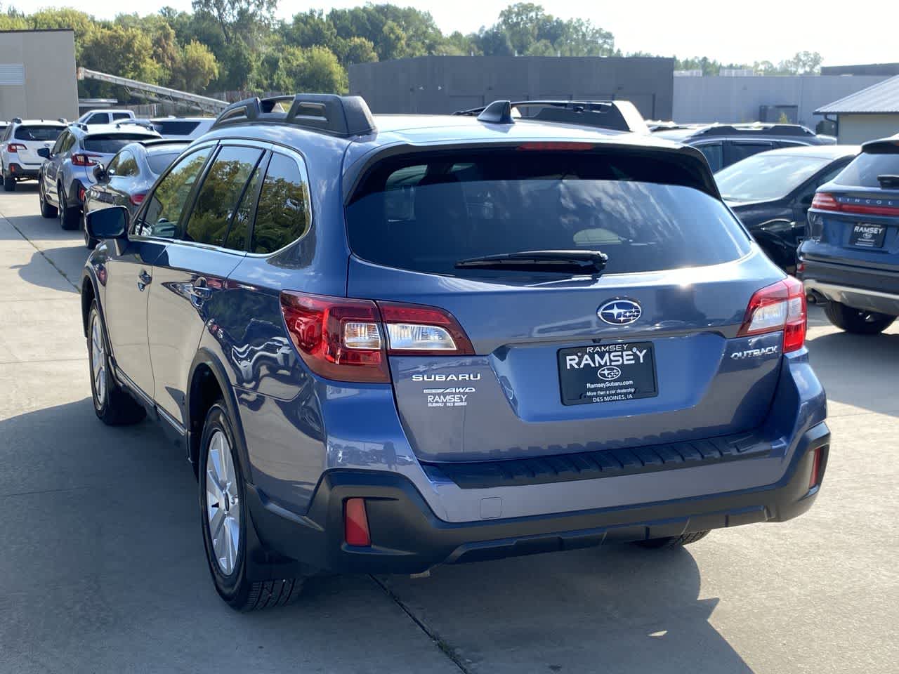 2018 Subaru Outback 2.5i Premium photo 4