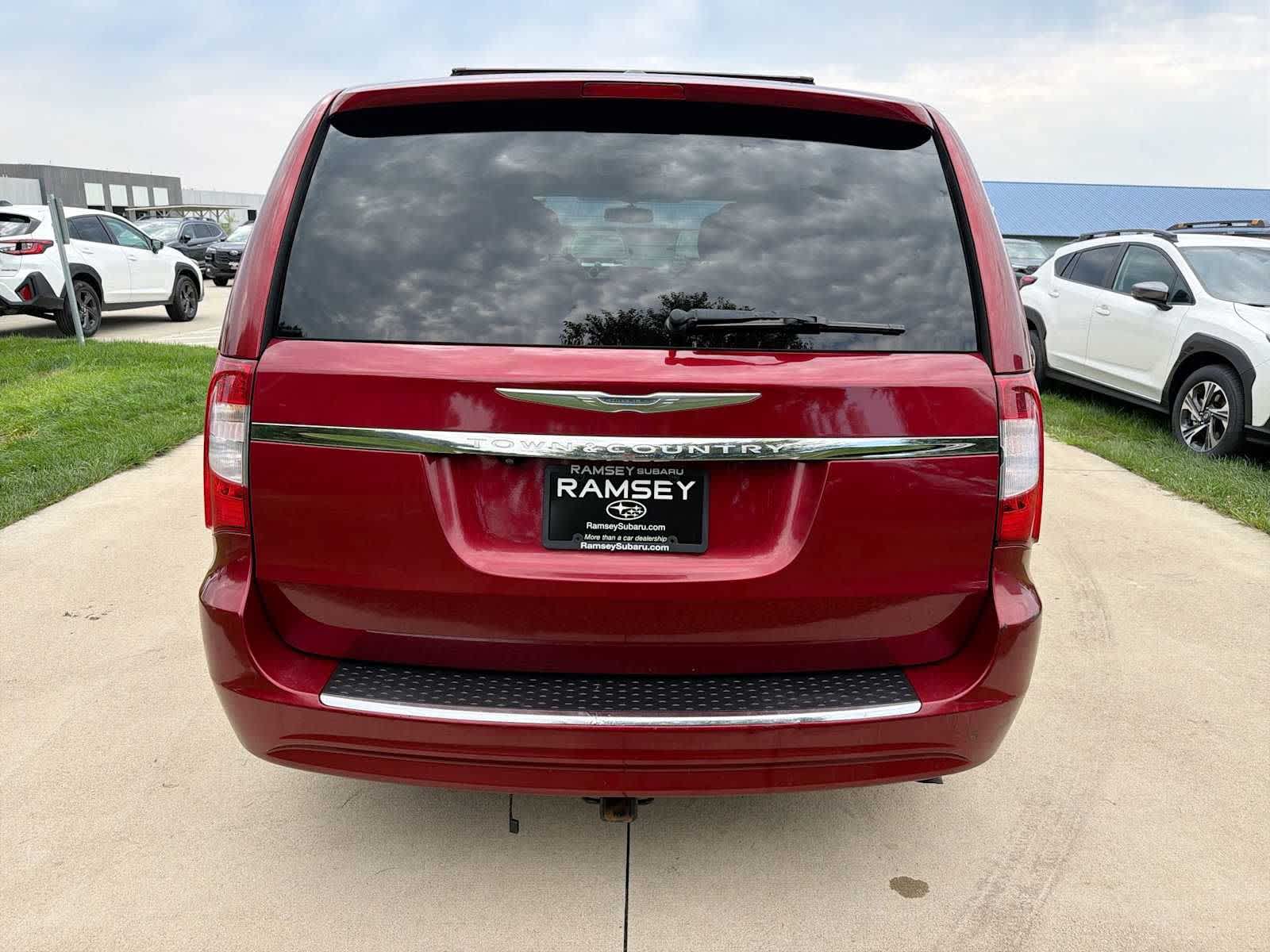 Used 2014 Chrysler Town & Country Touring with VIN 2C4RC1BG3ER110911 for sale in Urbandale, IA