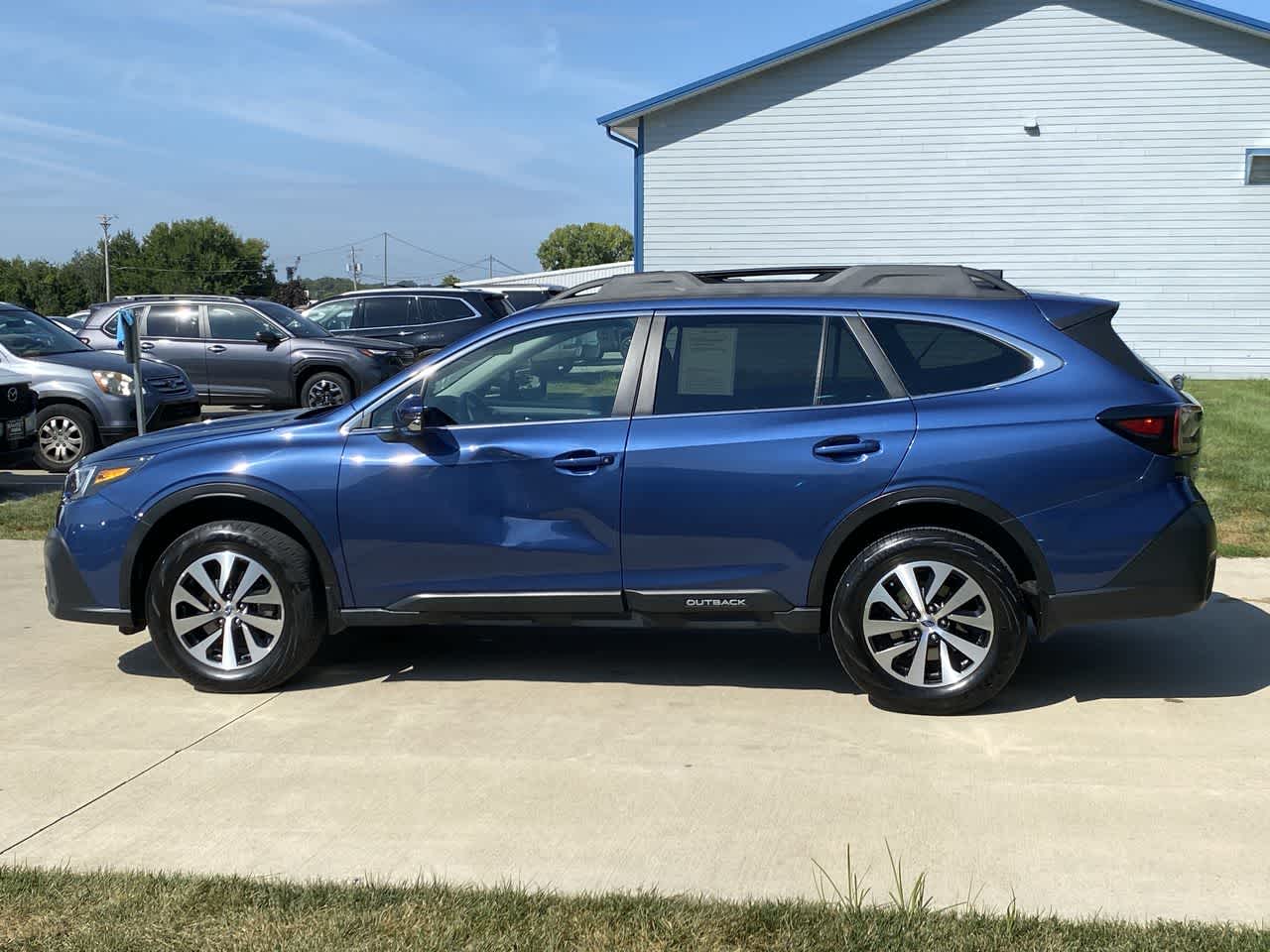 2021 Subaru Outback Premium photo 3