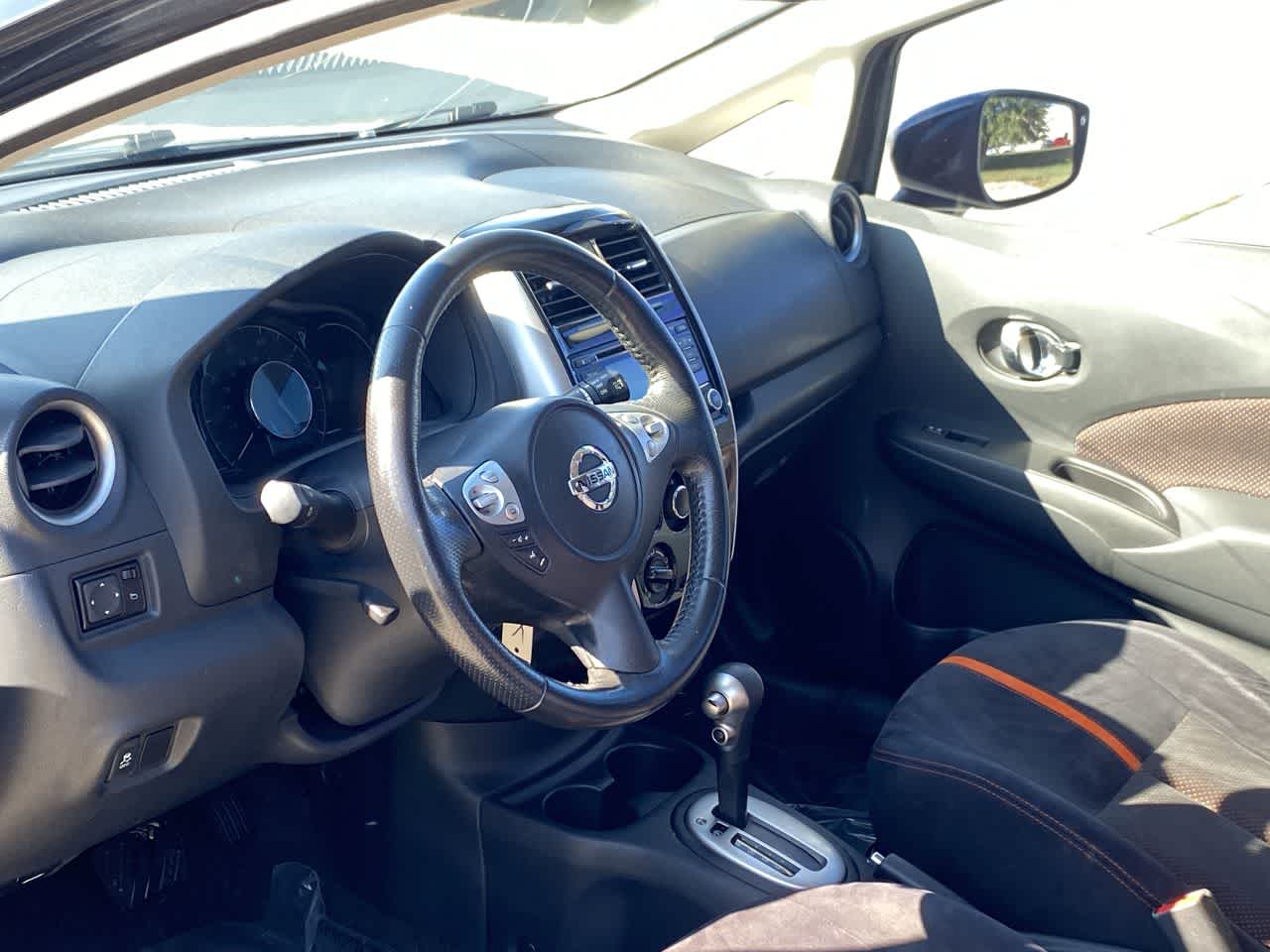 2015 Nissan Versa Note SR photo 3