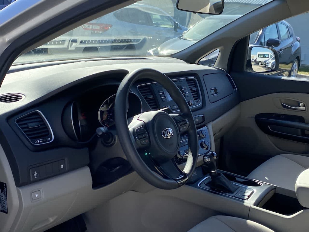 Used 2015 Kia Sedona LX FWD Van