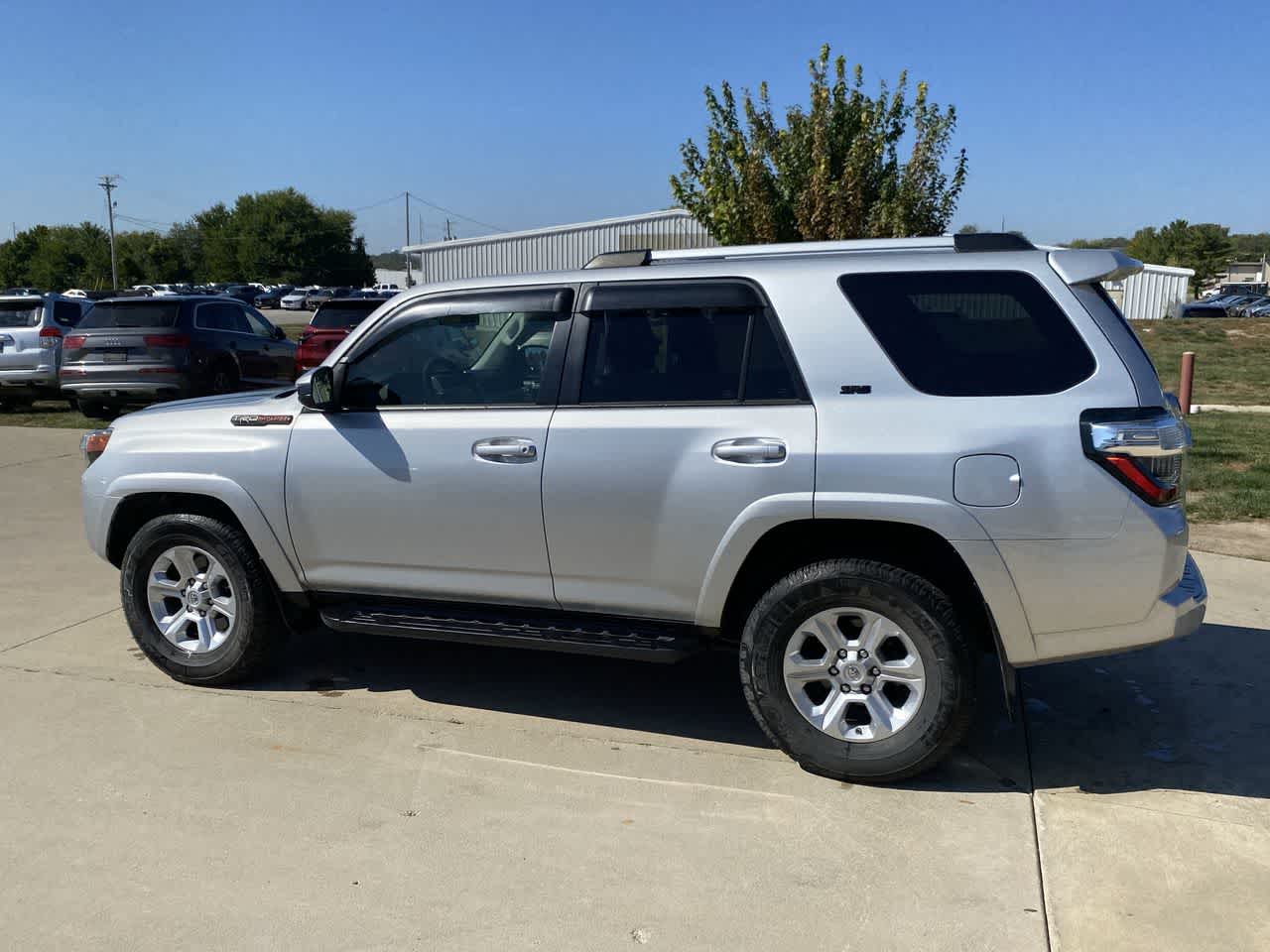 2021 Toyota 4Runner SR5 photo 3