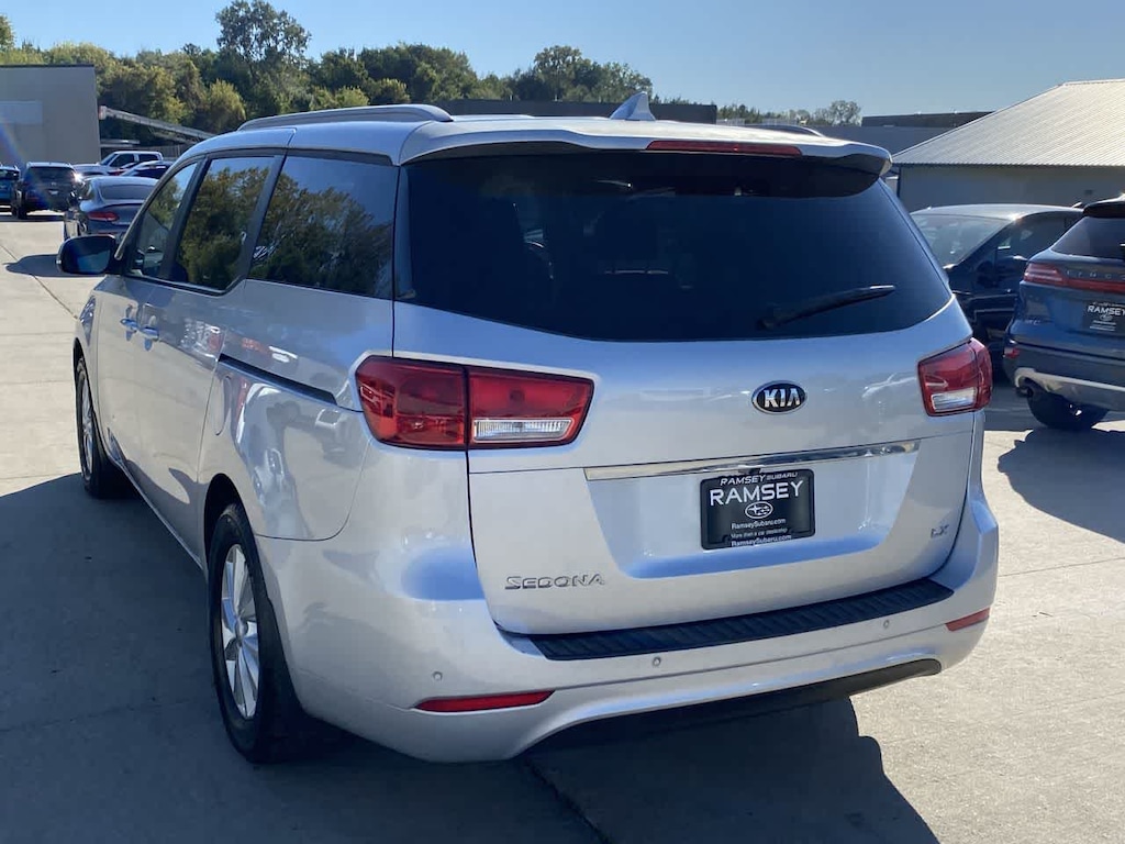 Used 2015 Kia Sedona LX FWD Van