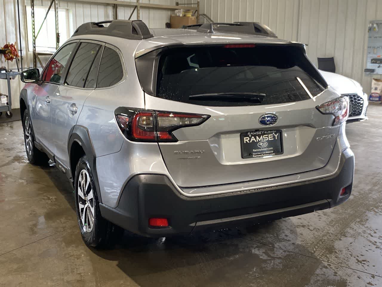 Thumbnail: 2025 Subaru Outback - 4