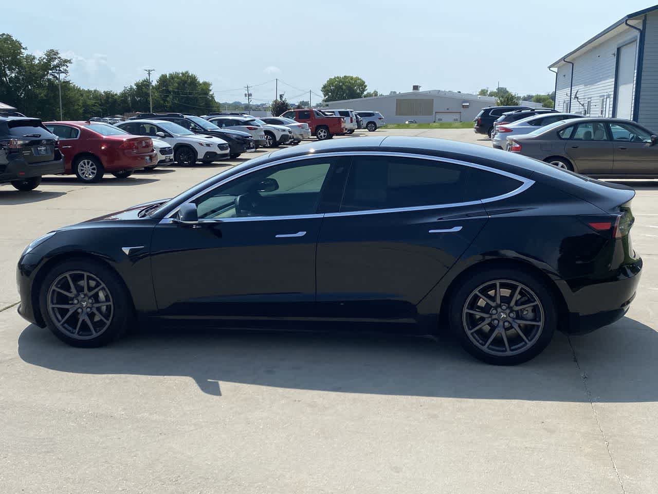2019 Tesla Model 3 Long Range photo 3