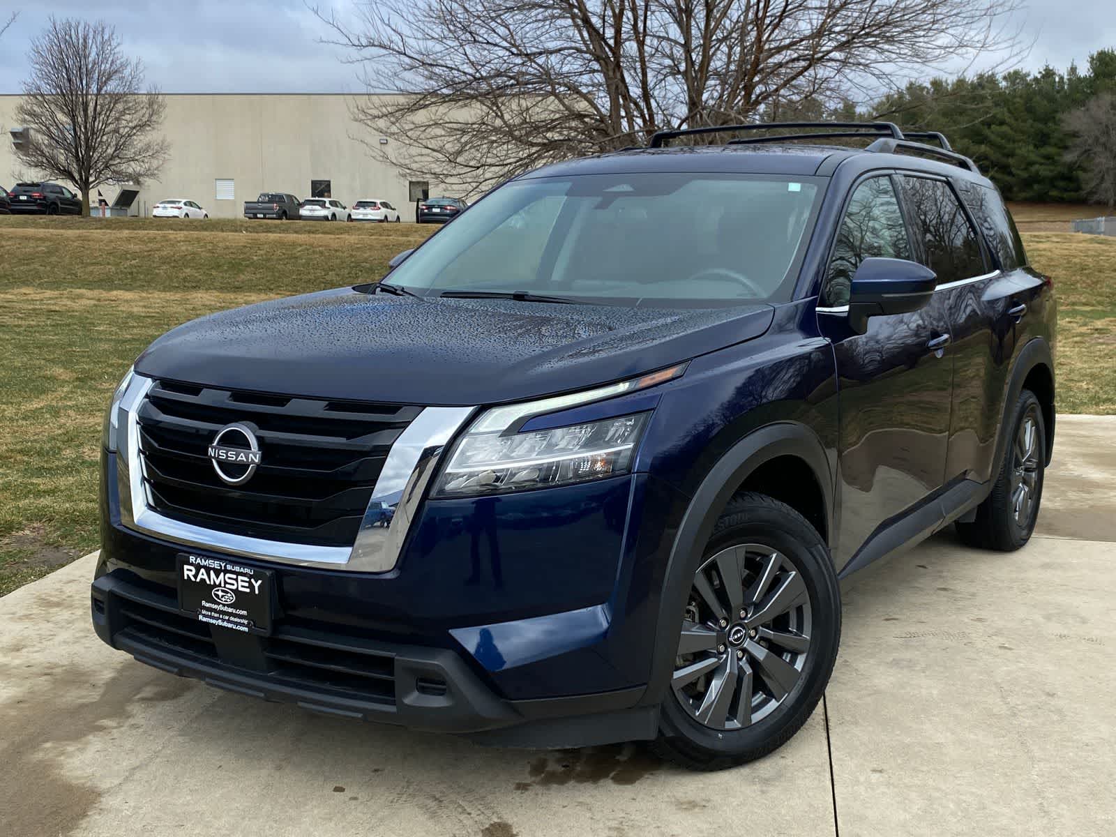 2022 Nissan Pathfinder SV
