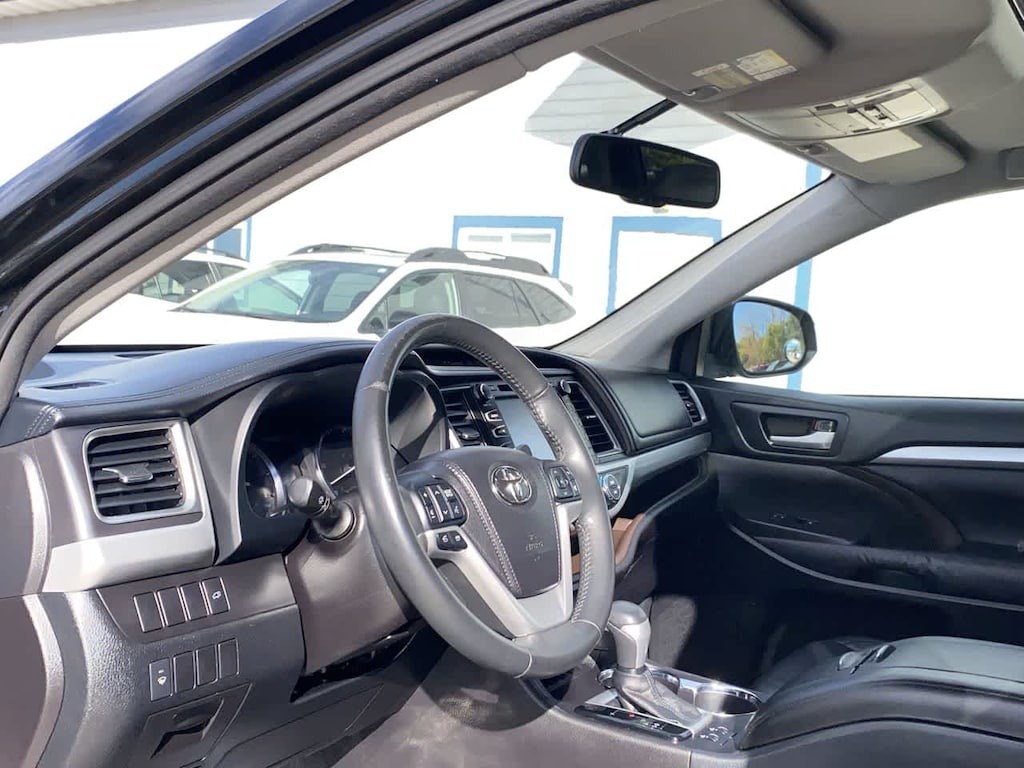 Used 2015 Toyota Highlander XLE V6 SUV