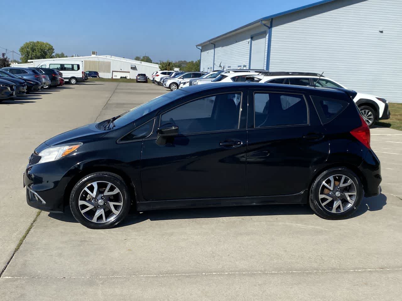 2015 Nissan Versa Note SR photo 2