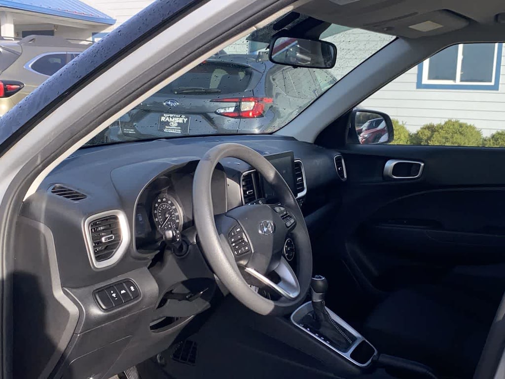 Used 2021 Hyundai Venue SE SUV