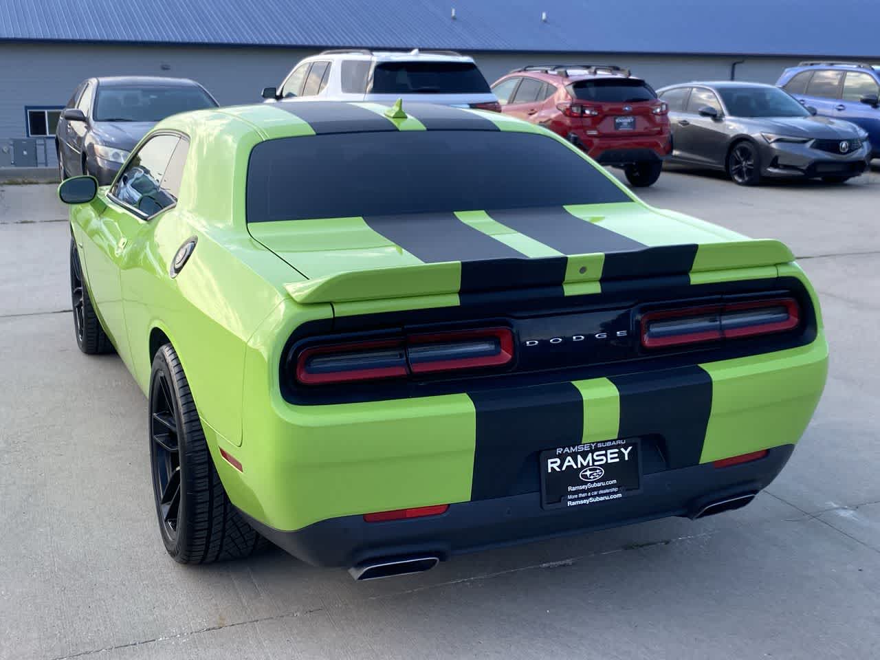 2015 Dodge Challenger R/T Plus photo 4