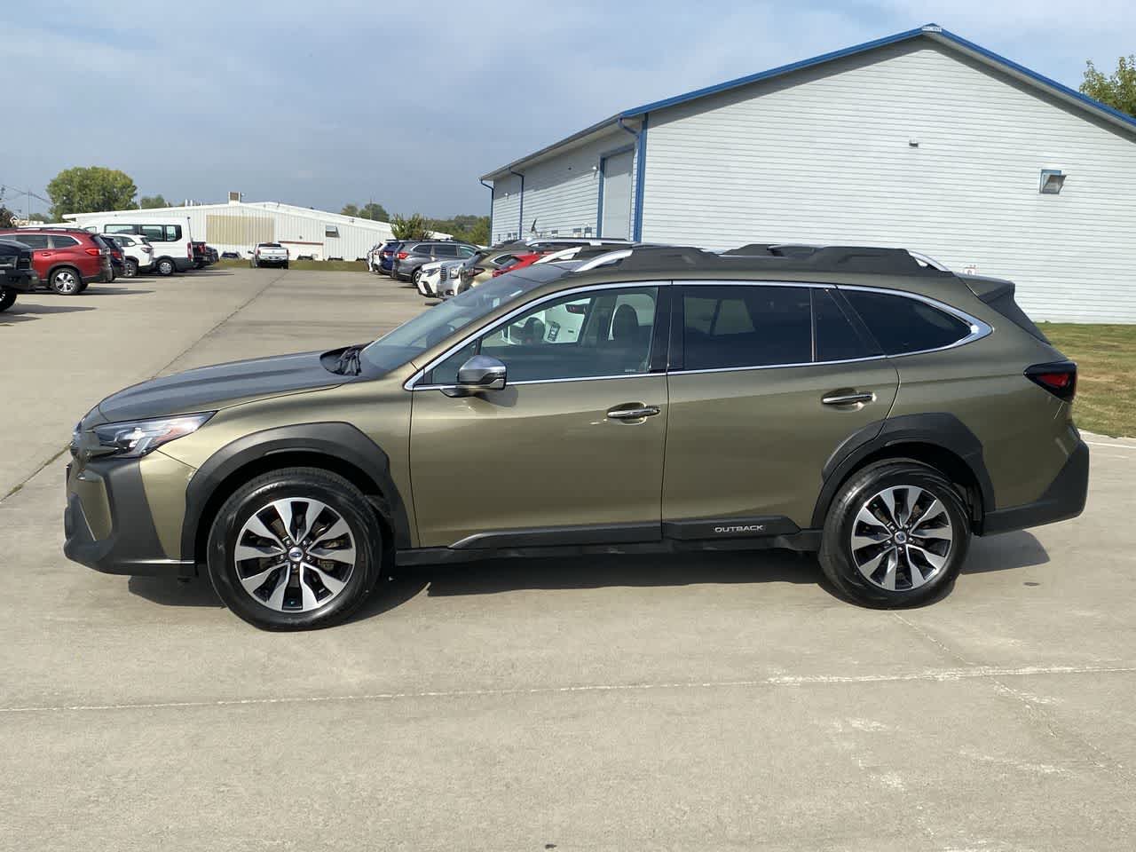 2023 Subaru Outback Touring XT photo 3