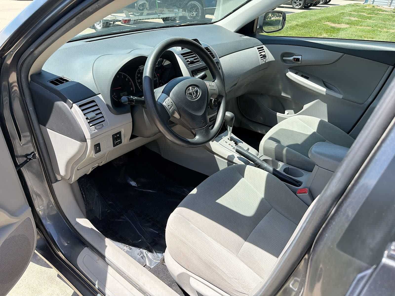 Used 2013 Toyota Corolla LE with VIN 2T1BU4EE7DC950599 for sale in Urbandale, IA