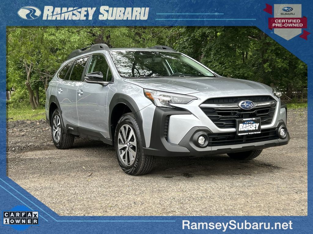 2025 Subaru Outback Premium's photo