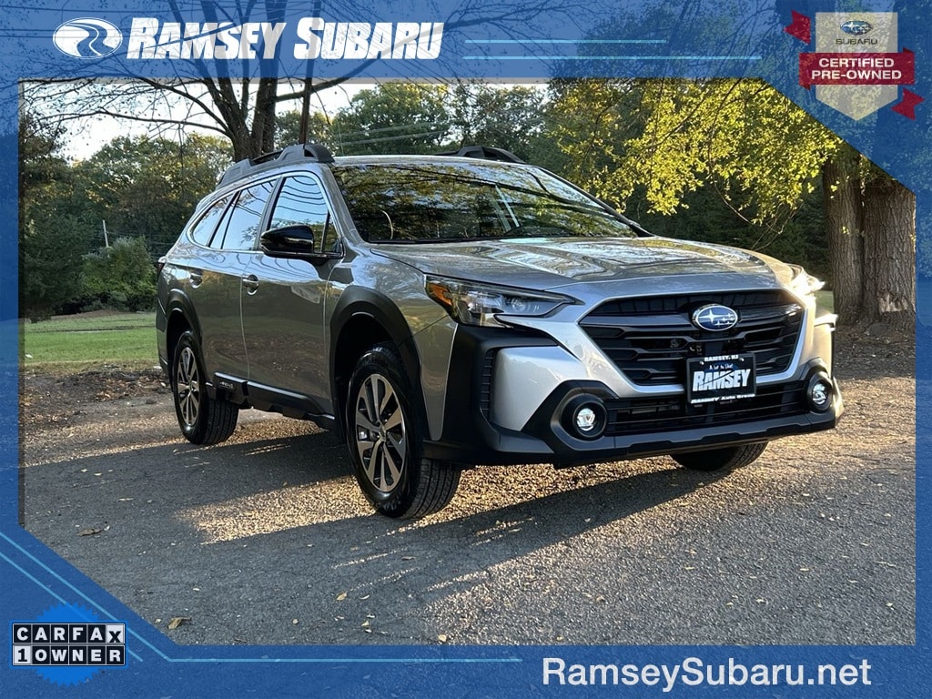2025 Subaru Outback Premium's photo