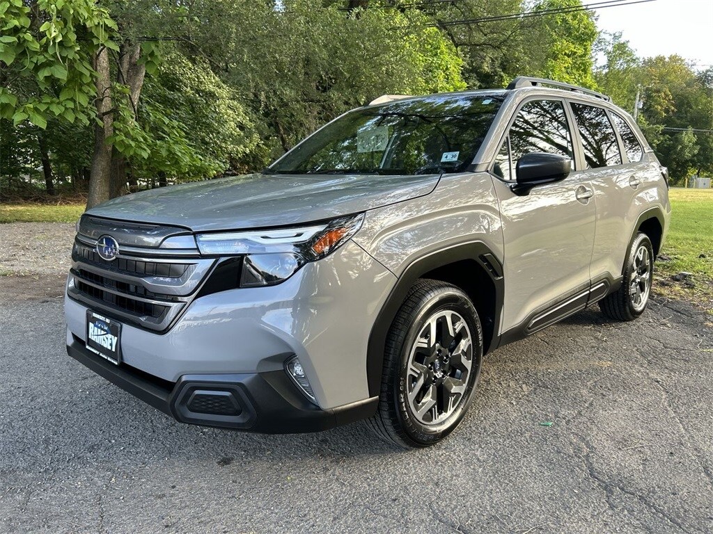 2025 Subaru Forester Premium Base photo 4