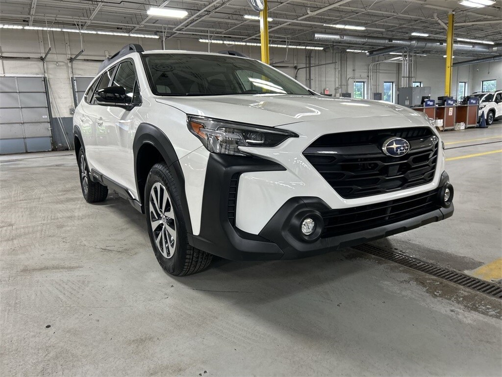 2024 Subaru Outback Premium photo 2