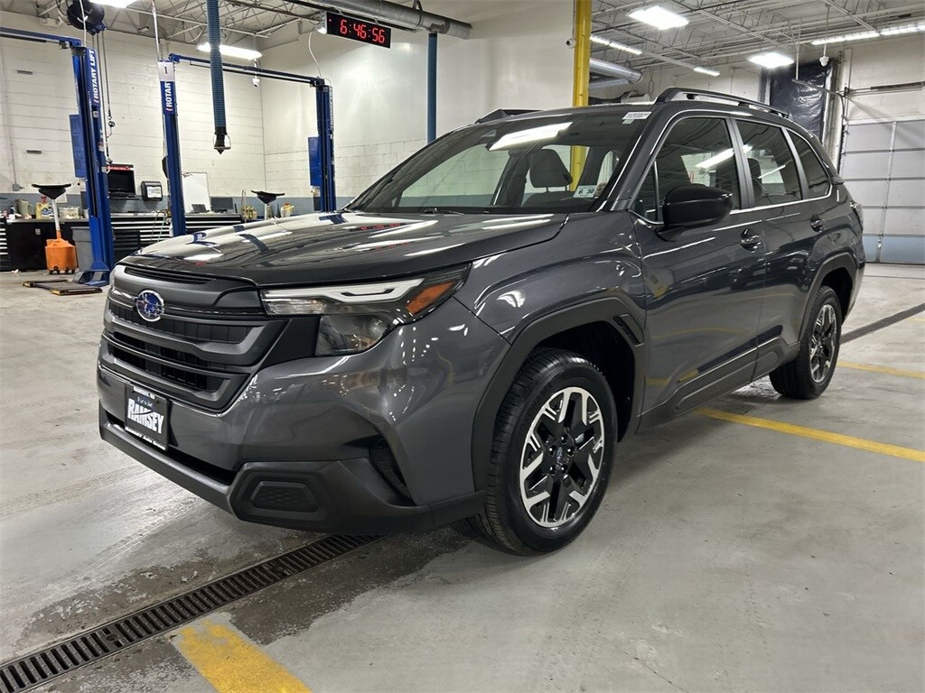 2025 Subaru Forester Base photo 4